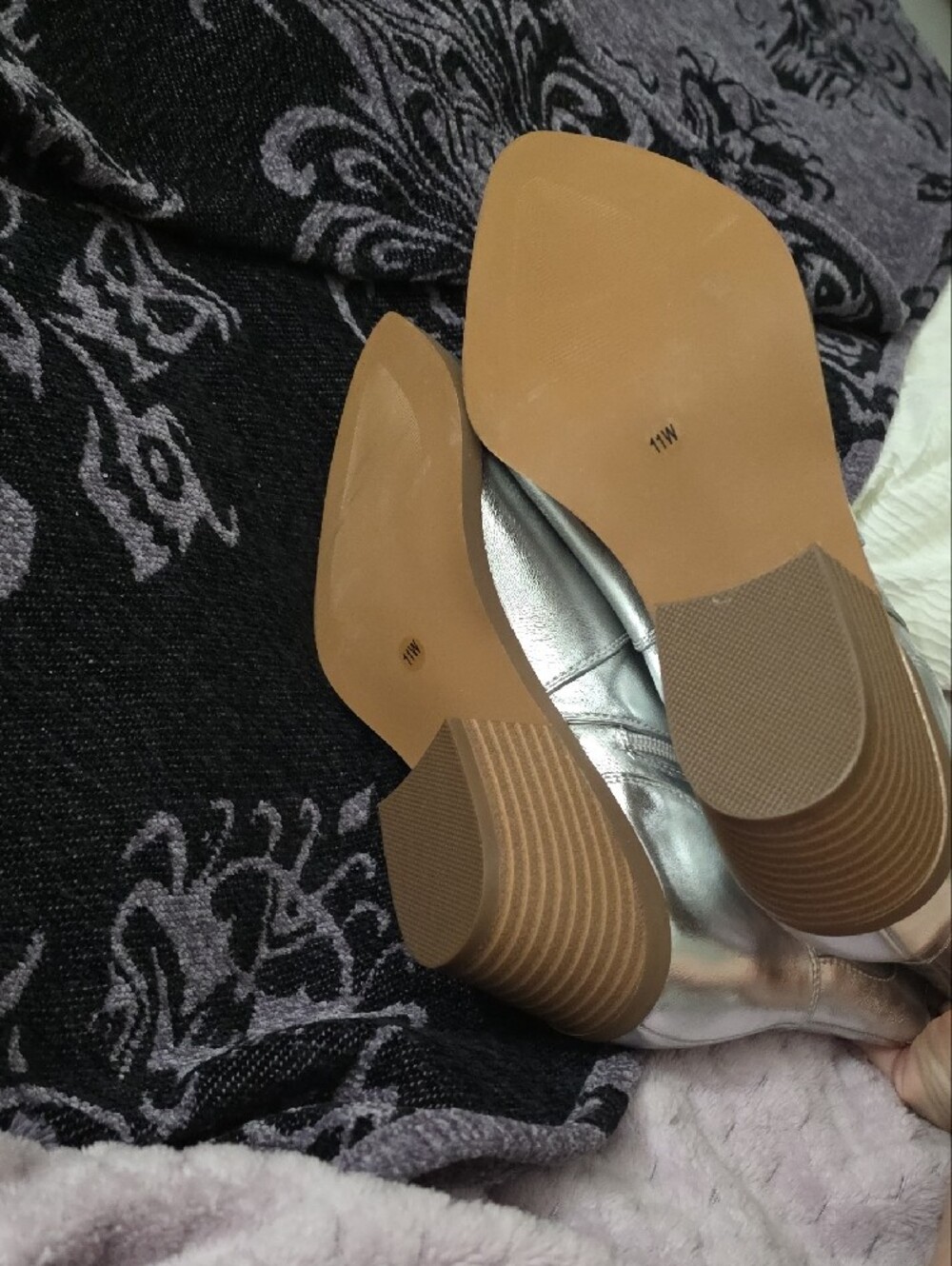 Lane Bryant Metallic Silver Pointed Ankle Booties - Picture 9 of 12
